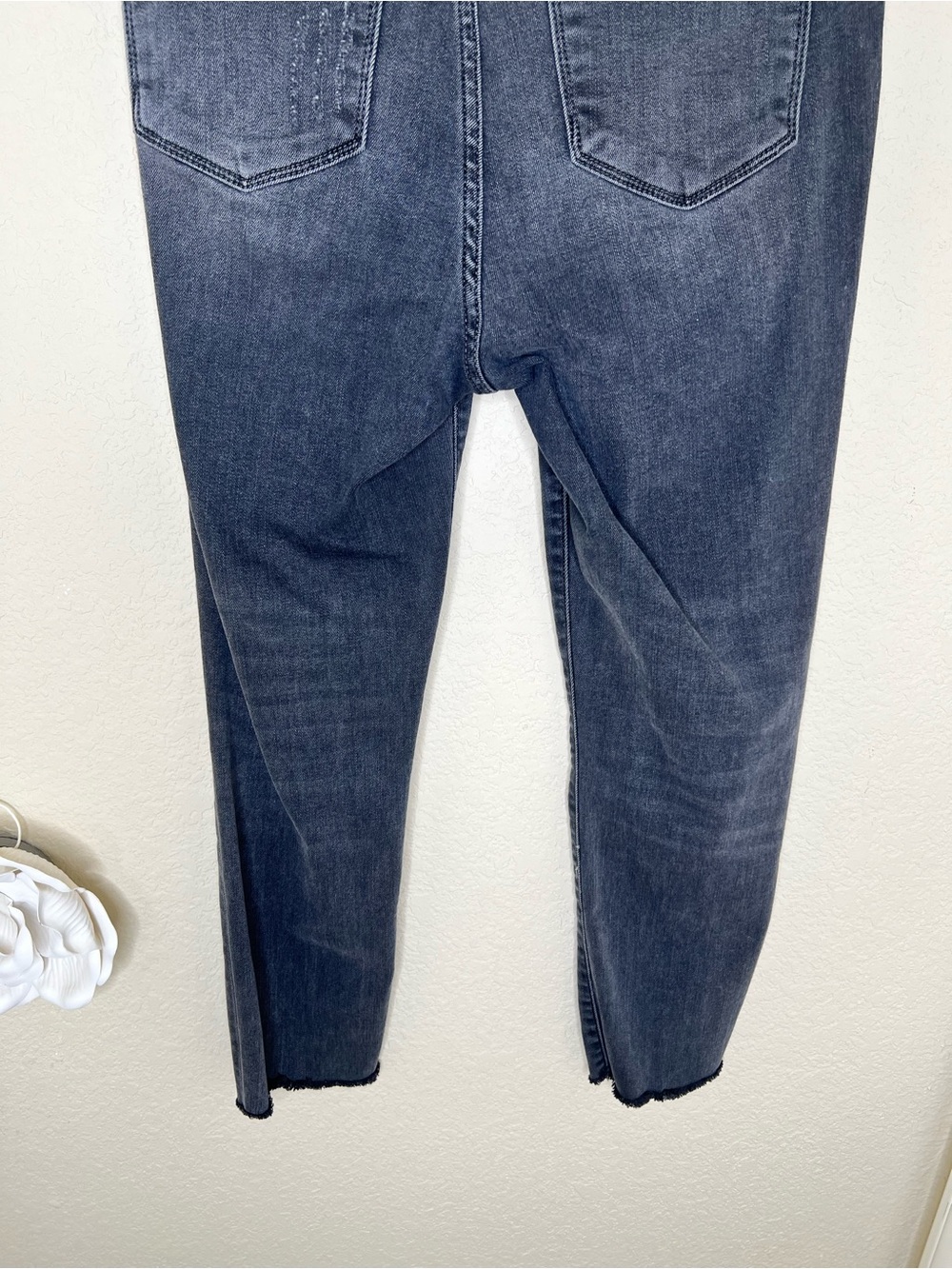 NTM: Judy Blue Skinny Jeans Size 5/27 Black Gray Wash Raw Hem Stretch Denim - Picture 13 of 16